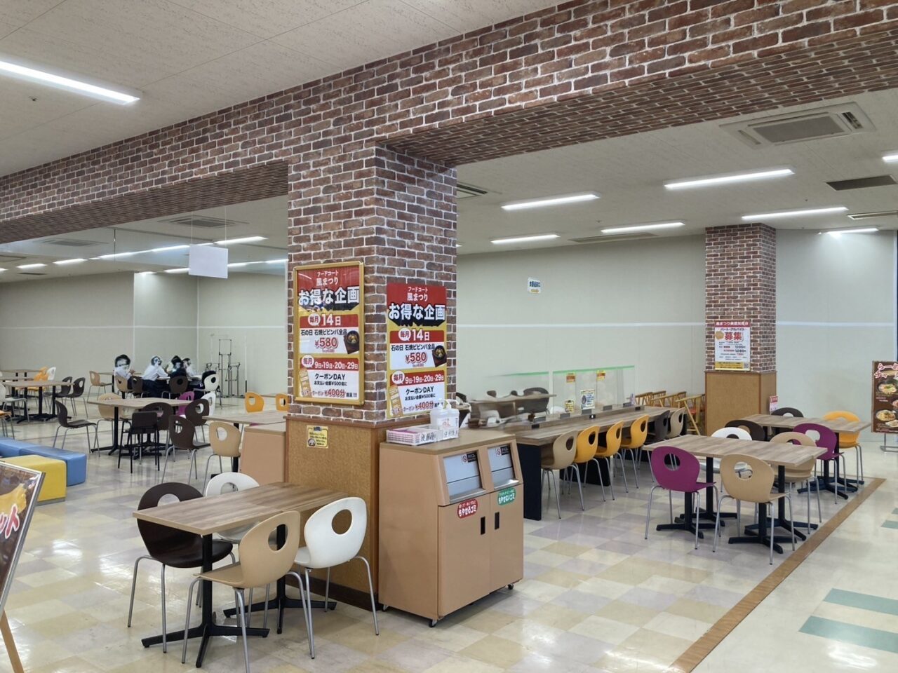 美濃加茂ドンキ フードコート